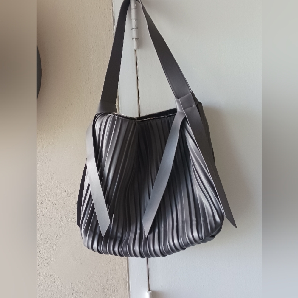 Papparazi Convention Bag